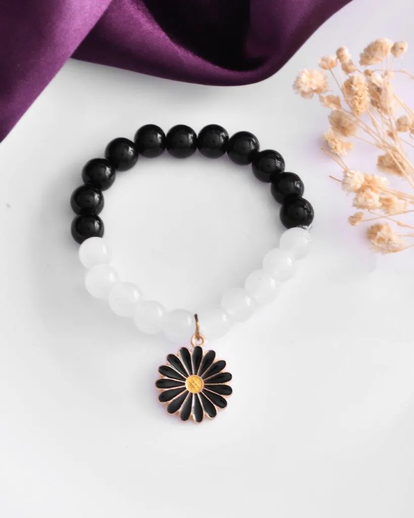 Black White Beads Black Flower Elastic Bracelet - Voj