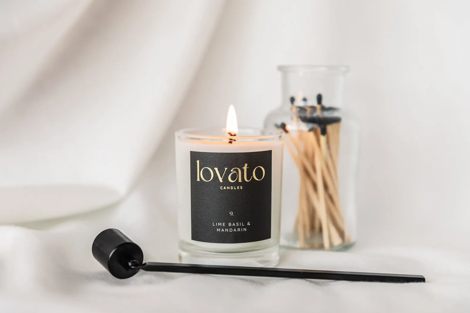 Medium Candle in Box - Mandarin & Sandalwood