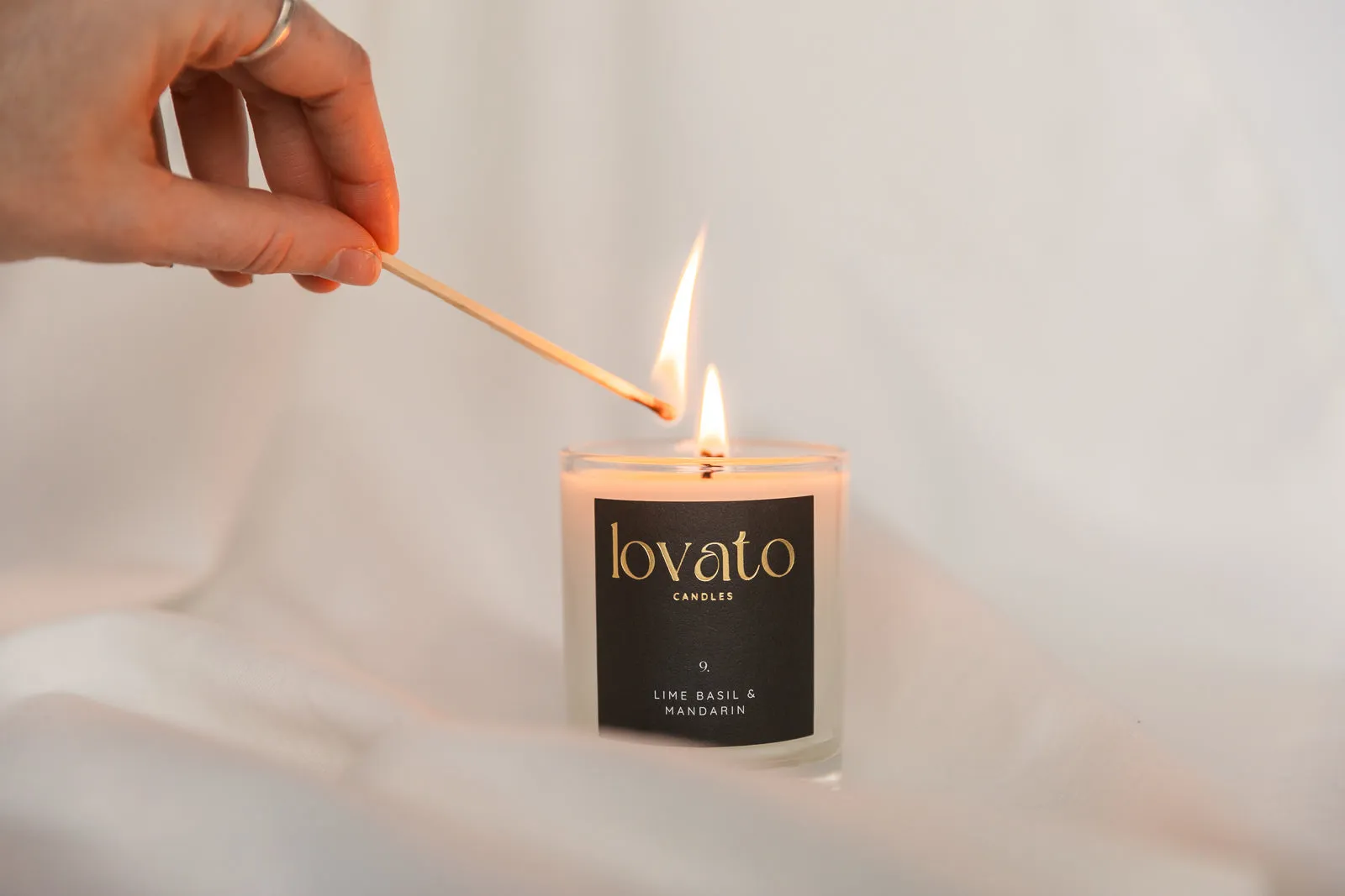 Medium Candle in Box - Mandarin & Sandalwood