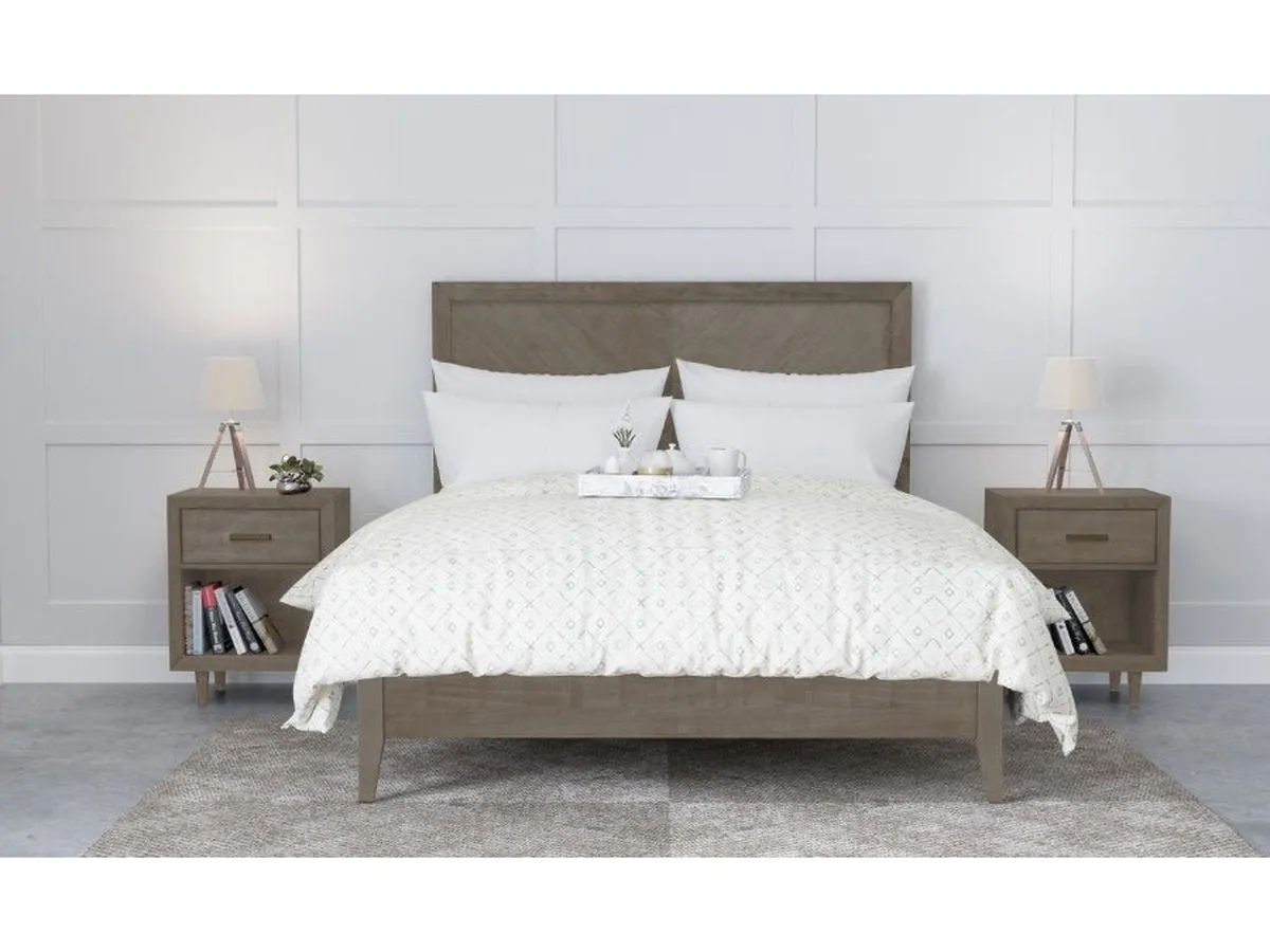 Retro Wood 3-pc Bedroom Set