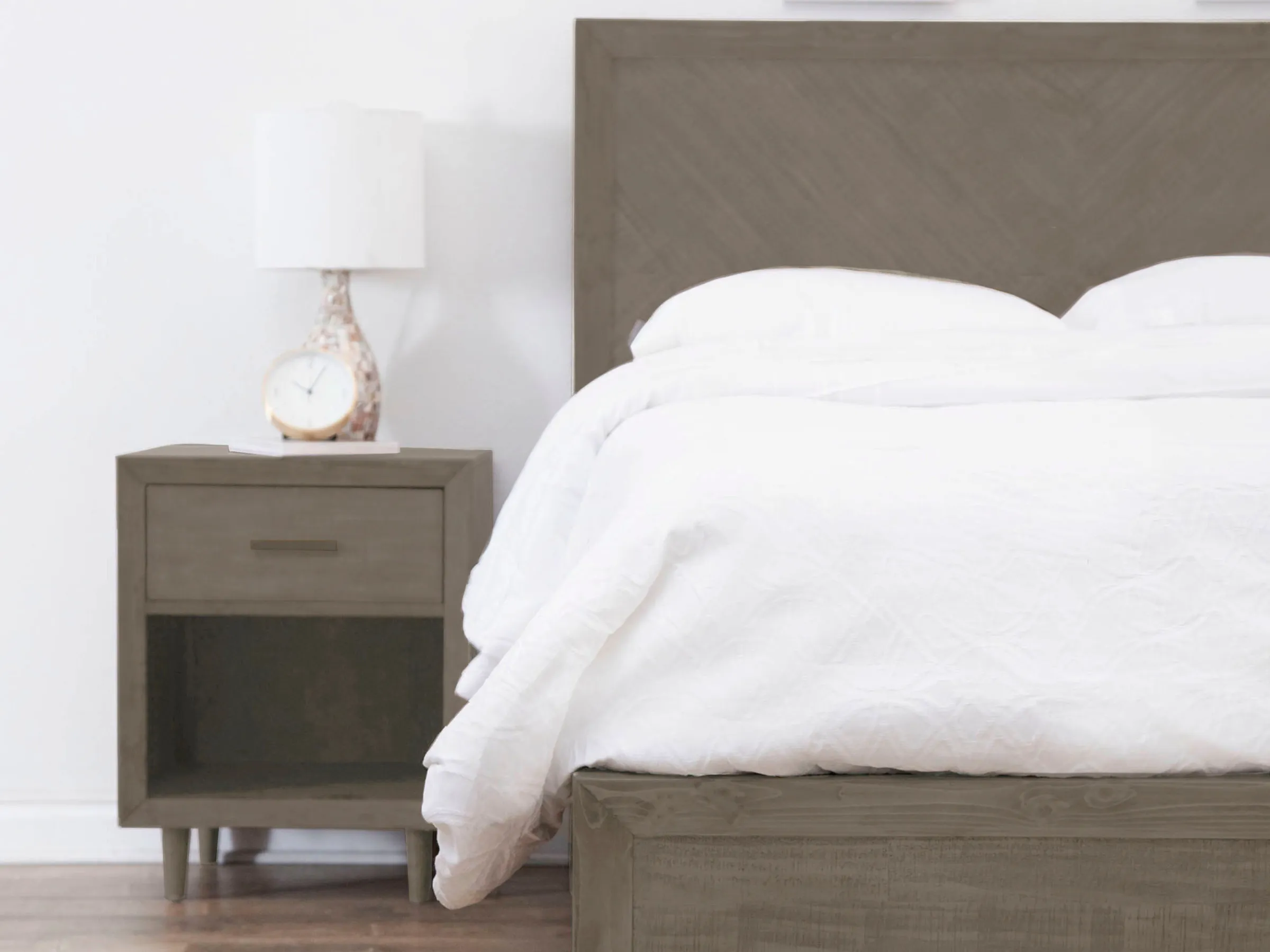 Retro Wood 3-pc Bedroom Set