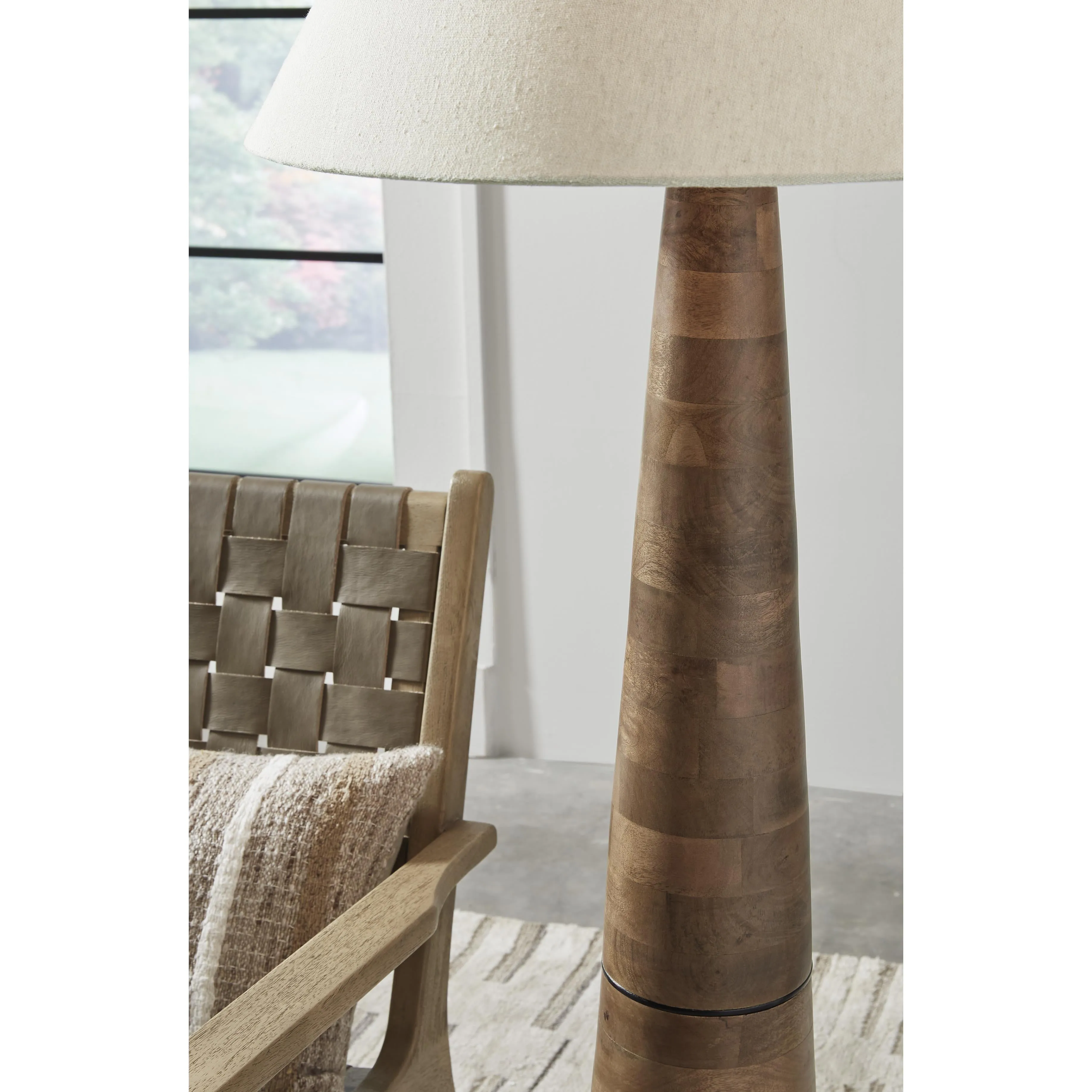 Signature Design by Ashley Danset Floorstanding Lamp L329101